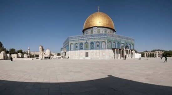 Town square Dome Of the Rock Temple Mount Jerusalem Israel Canvas Art - Panoramic Images (24 x 14)