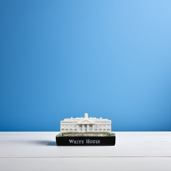 Toyvian Sculpture Resin Architectural Model Home Decoration 1Set