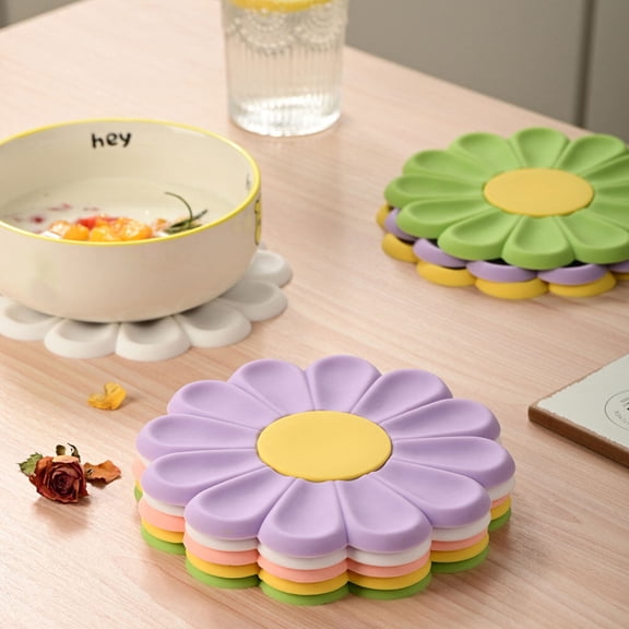 Toyvian Flexible Silicone Hot Pad for Kitchen Use Green Daisy Protective Dish Cushion