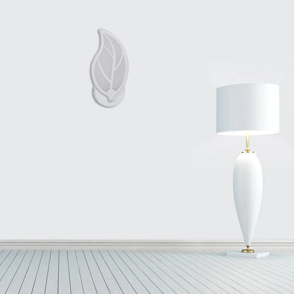 Toyvian Modern White Wall Lamp with LED Flame Effect for Indoor Porch and Living Room Decoration