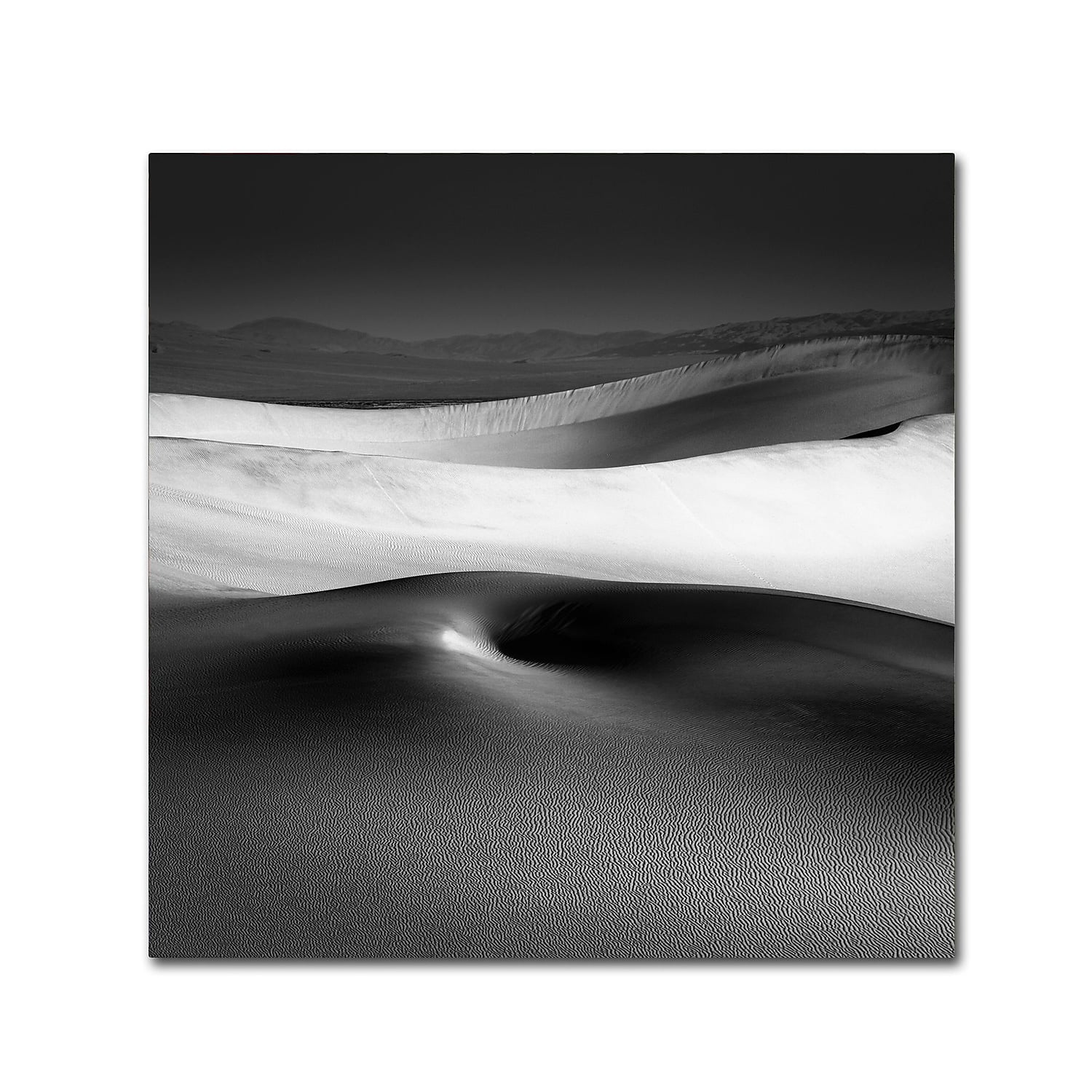Trademark Fine Art Dave MacVicar 'Navel' 24 x 24 (ALI0872-C2424GG)