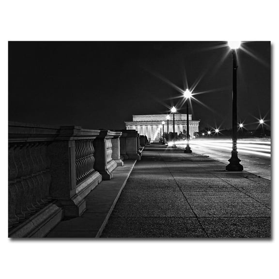 Trademark Fine Art 'Lincoln Memorial' 24" x 32" Canvas Art (GO011-C2432GG)