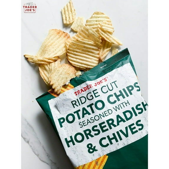 Trader Joe's Ridge Cut Potato Chips Seasoned With Horseradish & Chives