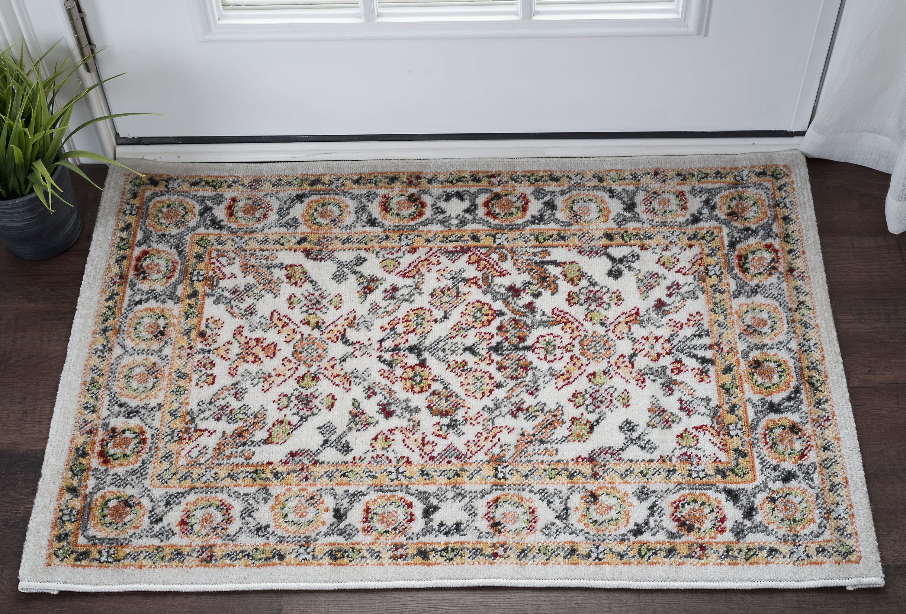 Traditional 2x3 Area Rug (2' x 3') Oriental Beige, Cream Indoor Scatter Easy to Clean