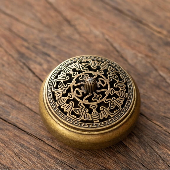 Traditional Chinese incense Burner Holder, Portable Burner with Vintage Bronze Finish, Home Fragrance Products & desk decorations for Tea Room Accents and Home decoration Styling