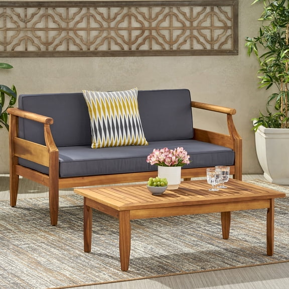 Traditional Slats and Recessed Arms Design / Offer a Unique Outdoor Seating Style
