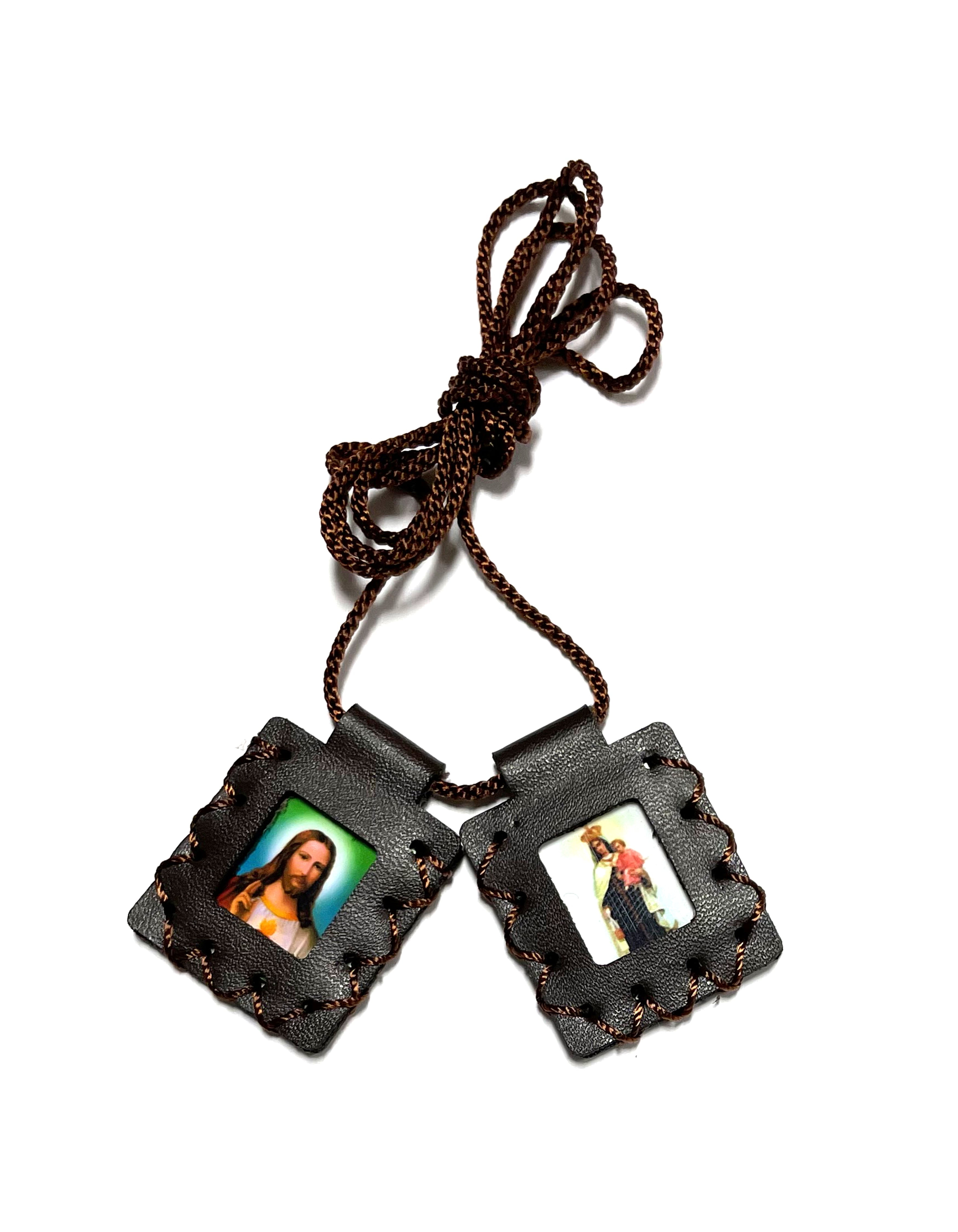 LUCES DE MARIA Traditional leather scapular of Our Lady of Mt Carmel, Escapulario de cuero tradicional de La Virgen del Carmen