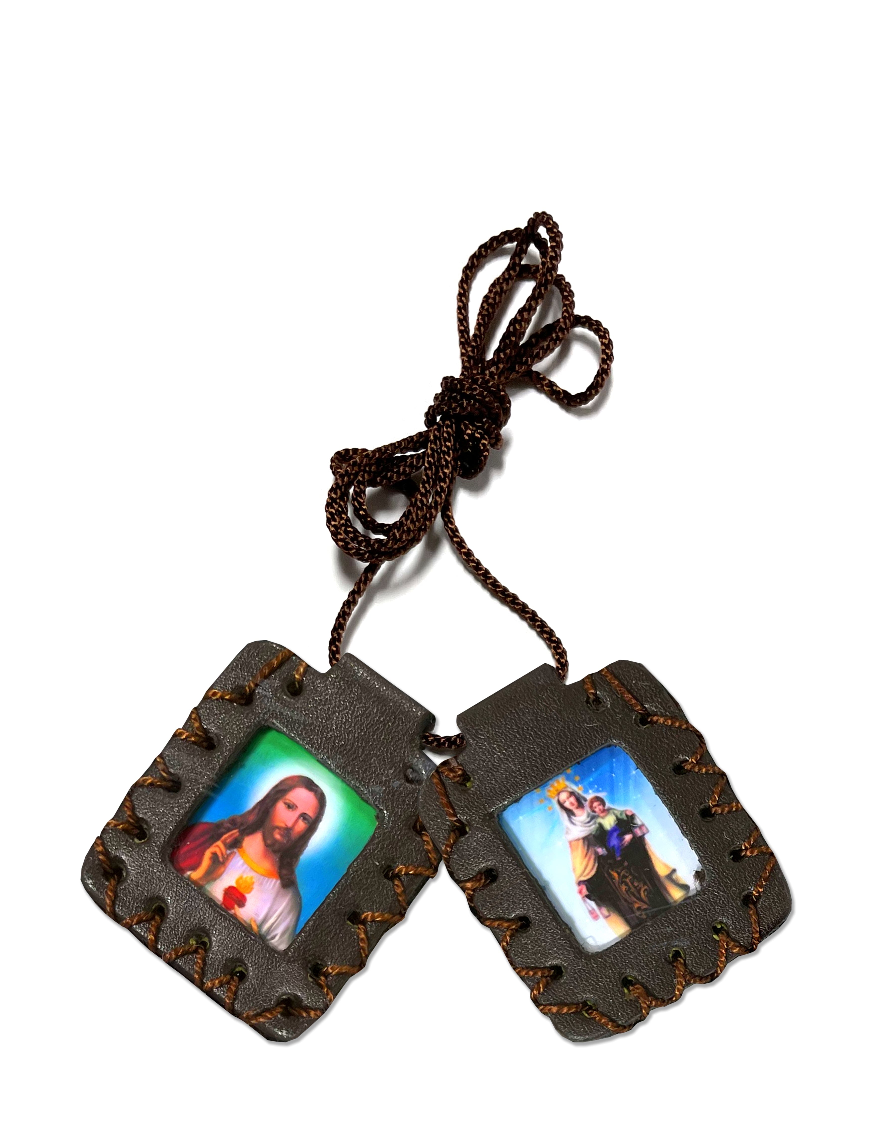 LUCES DE MARIA Traditional leather scapular of Our Lady of Mt Carmel, Escapulario de cuero tradicional de La Virgen del Carmen
