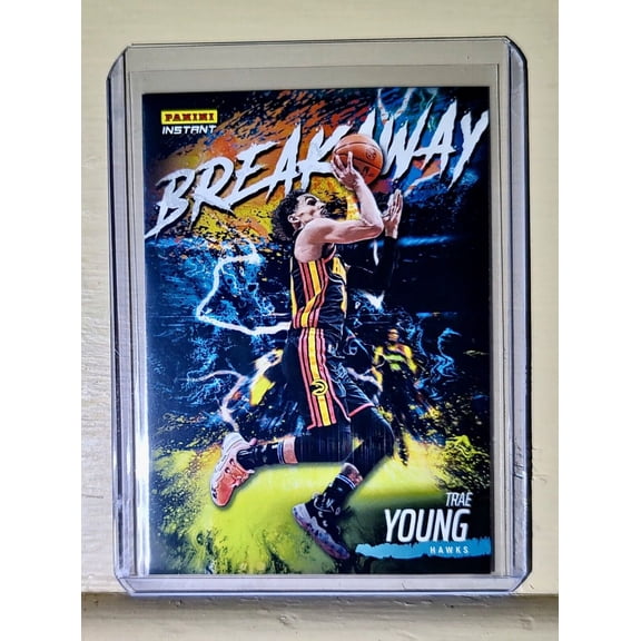 Trae Young 2022-23 Panini NBA Breakaway #10 Basketball Card 1/2304