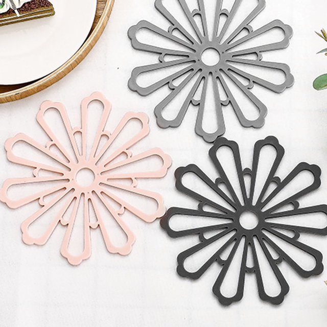 Travelwnat 5Pcs Silicone Trivet Mat Hot Pot Holder Hot Pads for Table