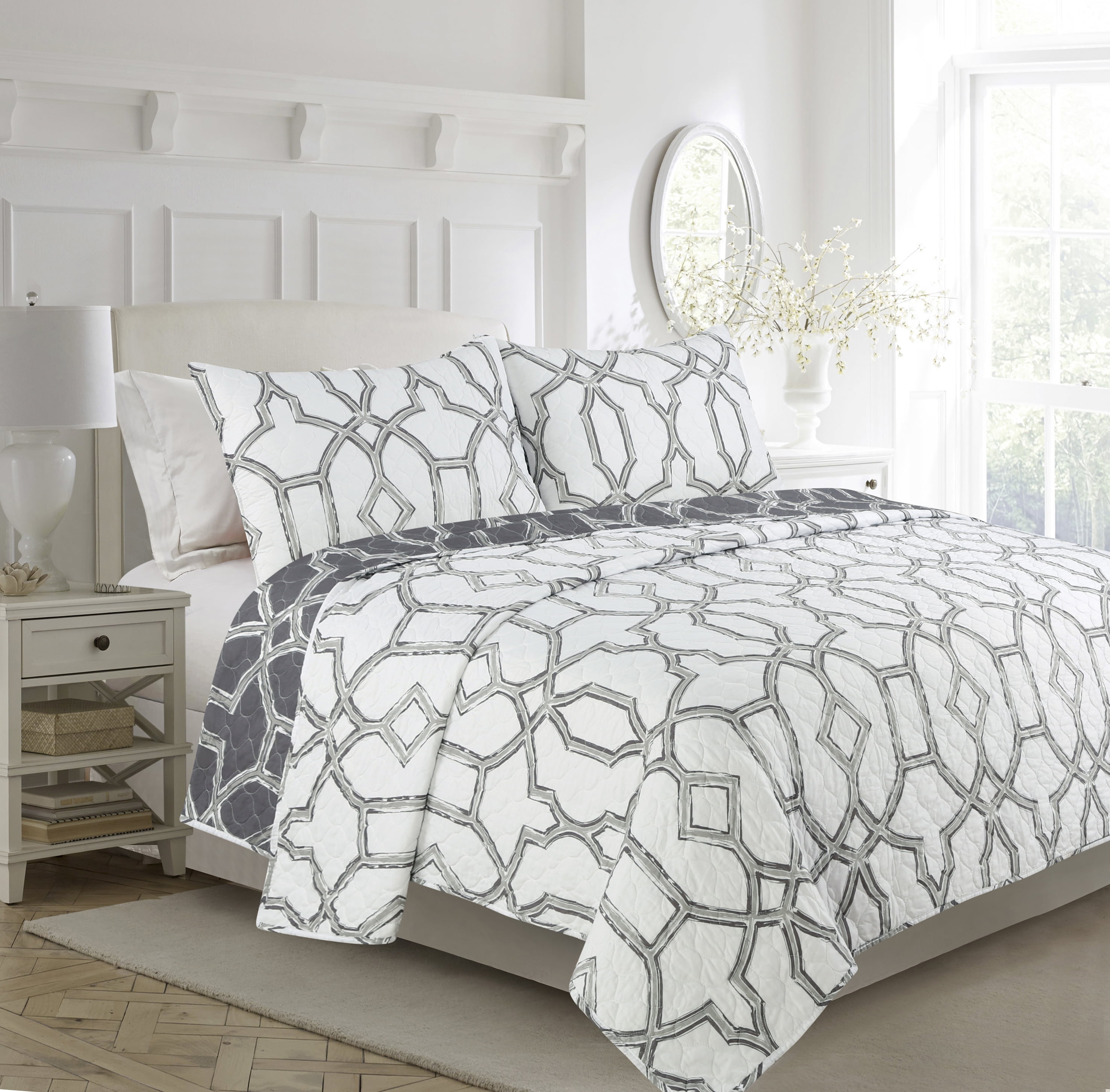 Gray and White Reversible Microfiber Full Quilt Set
