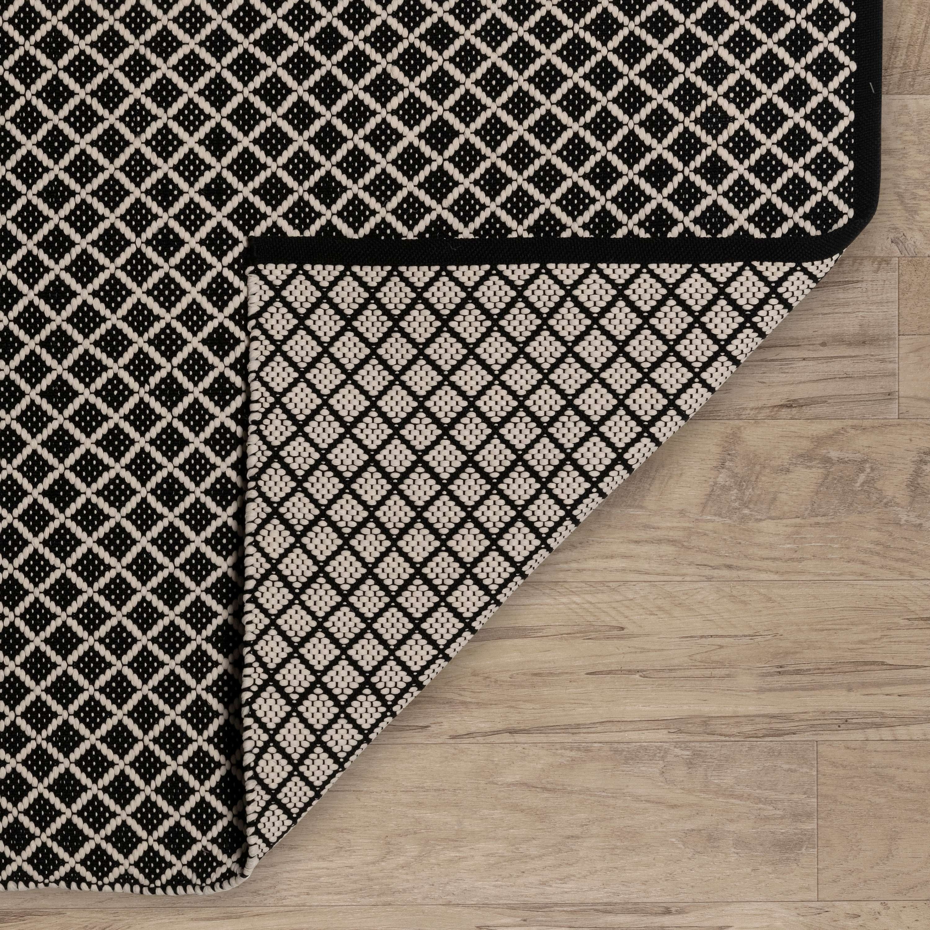 Trellis Black and Ivory Handwoven Synthetic Runner Rug