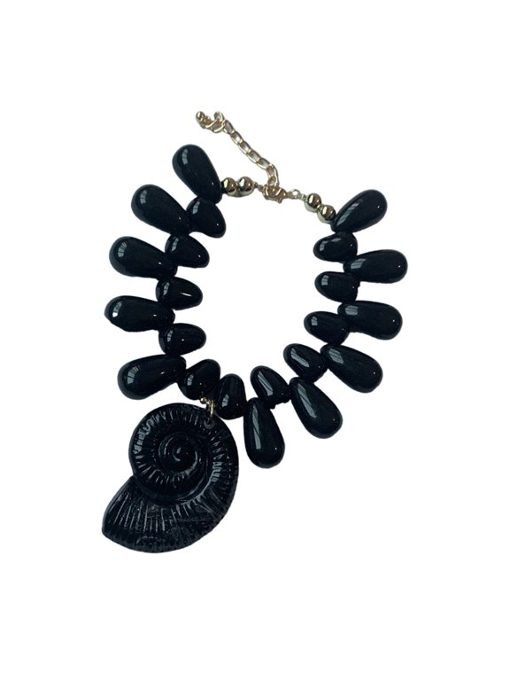 Trendy Conch Necklace Waterproof Jewelry Piece Clavicle Chain for Outfits Swimwear and Holiday Gift Giving