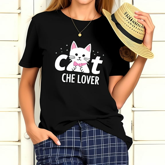 Trendy Cotton Short Sleeve T-Shirt with Cute Cat Graphic & " Cat Che Lover " Phrase - Stylish Casual Wear for Cat Lovers