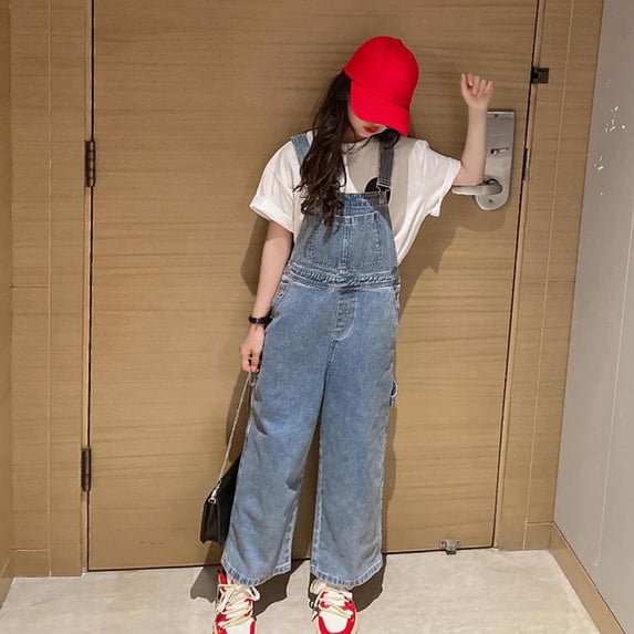 Trendy Girls Denim Jumpsuit Wide Leg Jeans with Adjustable Straps and Pockets Stylish Playsuit for Ages 3 to 14 Ideal Casual Outfit for Young Fashionistas