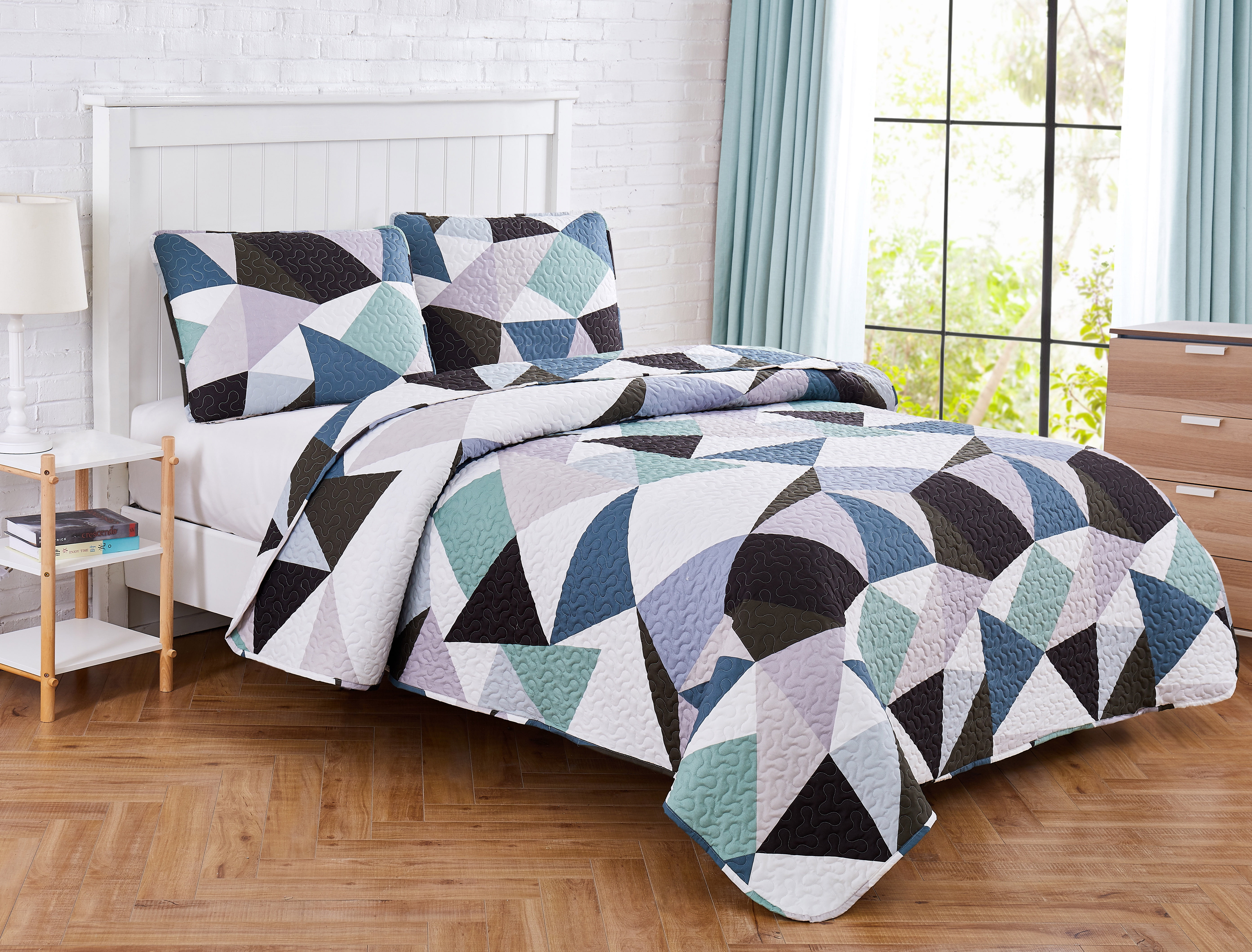 Triangle Geometric 3-Piece Quilt Set Full/Queen 76x86