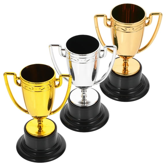 TOYMYTOY 3Pcs Christmas Game Trophy Trophy Decor Assorted Color Plastic