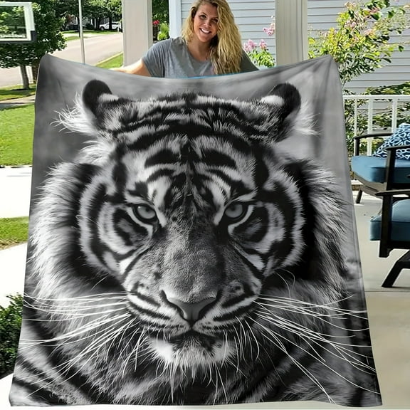 Tropical Style Tiger Print Throw Blanket - Quilted Knit Flannel, Animal Theme, All-Season Comfort, Multipurpose HD Digital Print Wrap - Super Soft Polyester for Sofa, Bedroom, Gifts - 250-300g