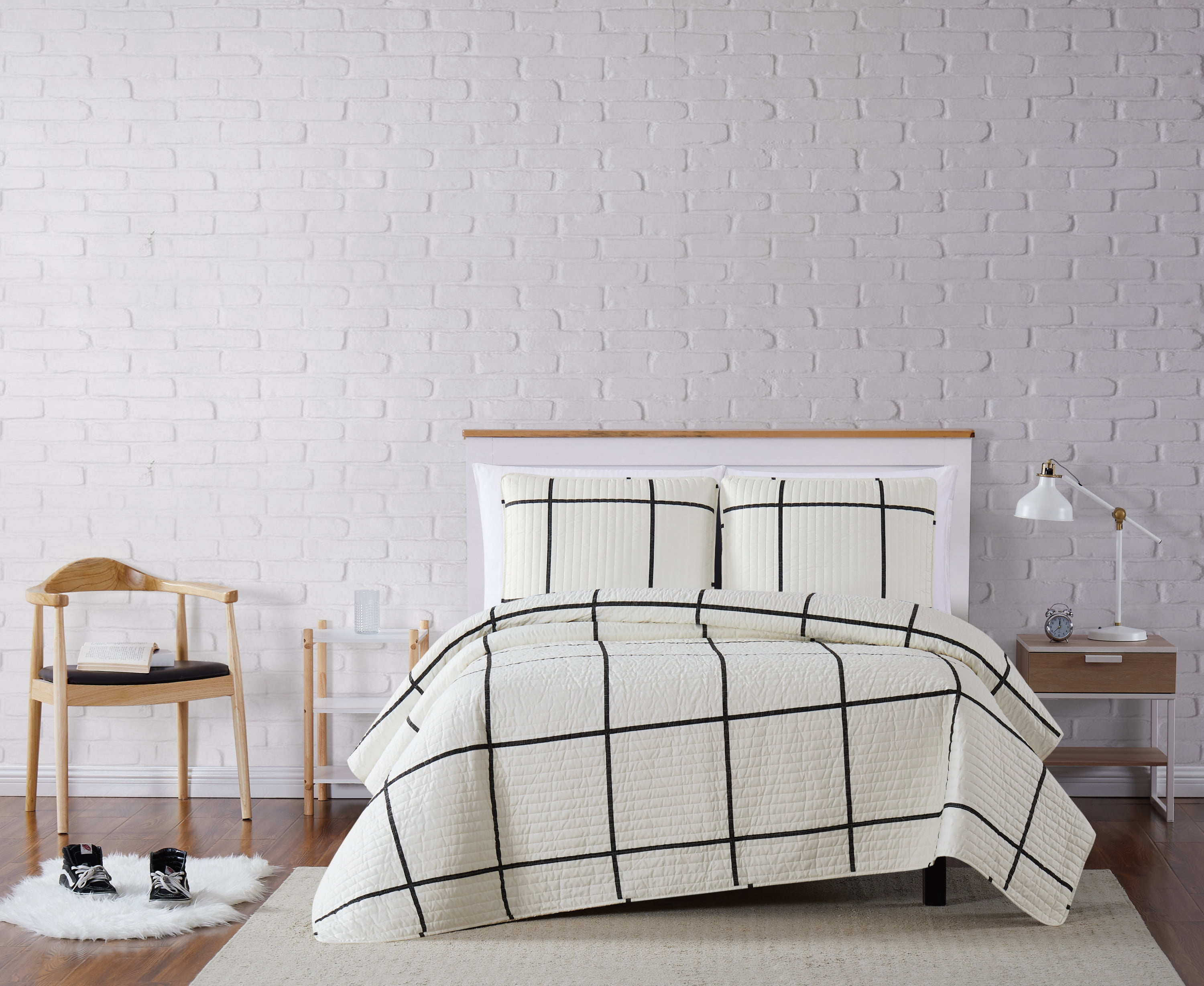 King Black and White Microfiber Windowpane Quilt Set