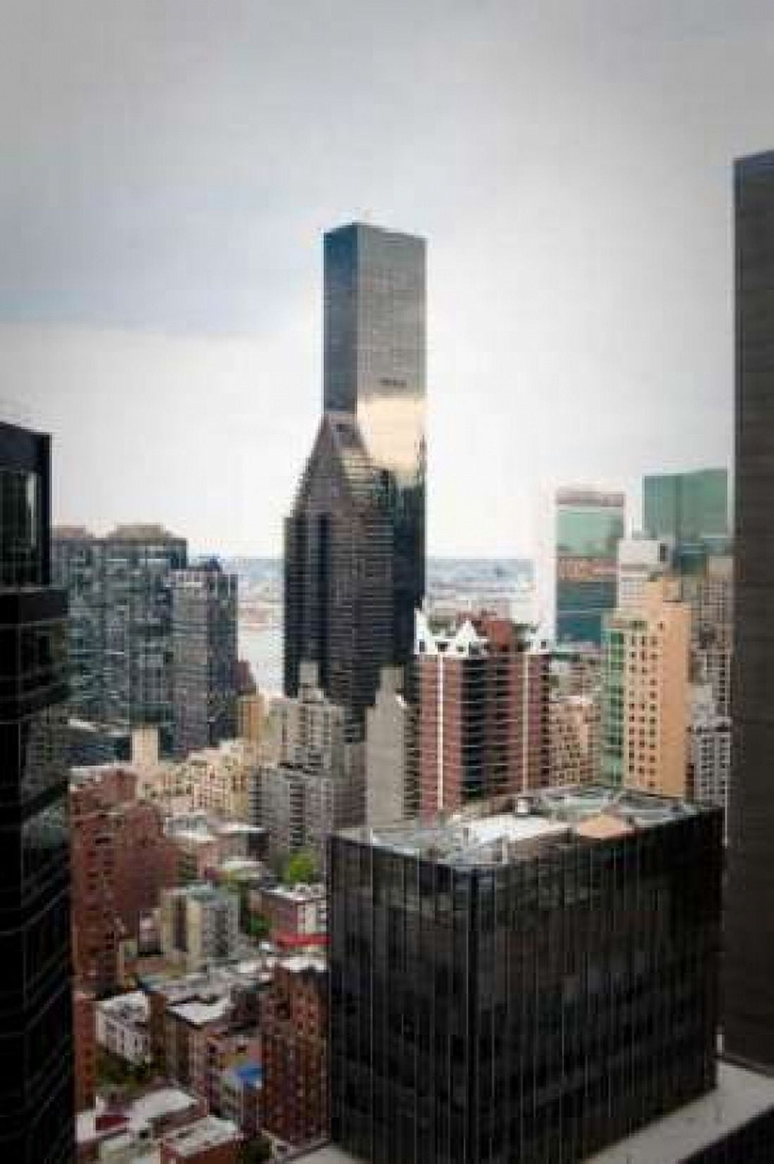 Trump World Tower I Canvas Art - Erin Berzel (20 x 28)