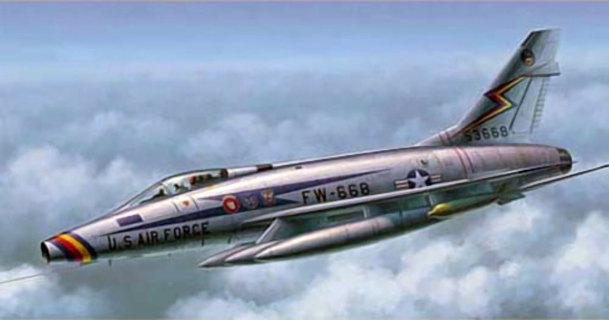 Trumpeter Models F-100D Super Sabre New
