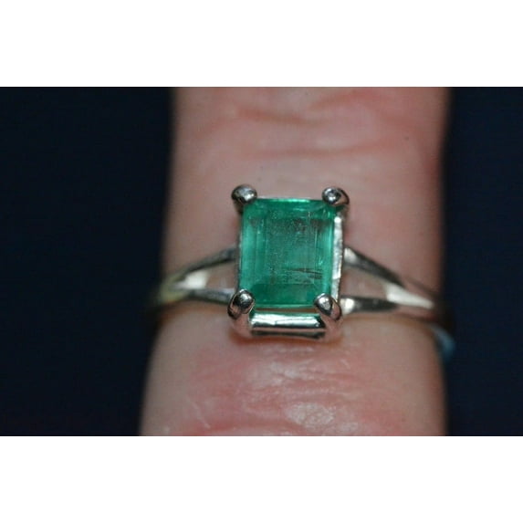 Tsavorite Garnet Ring 925 Sterling Silver Green Garnet Ring Green Natural Gemstone Ring Engagement Bands