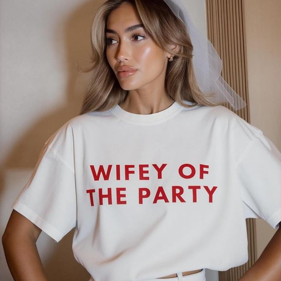 [Tshirt]Bride Shirt Minimalist Bachelorette t shirt oversized Wifey Of The Party Hen Do Outfit Funny Bride To Be Top Bridal Shirt Wedding Gift
