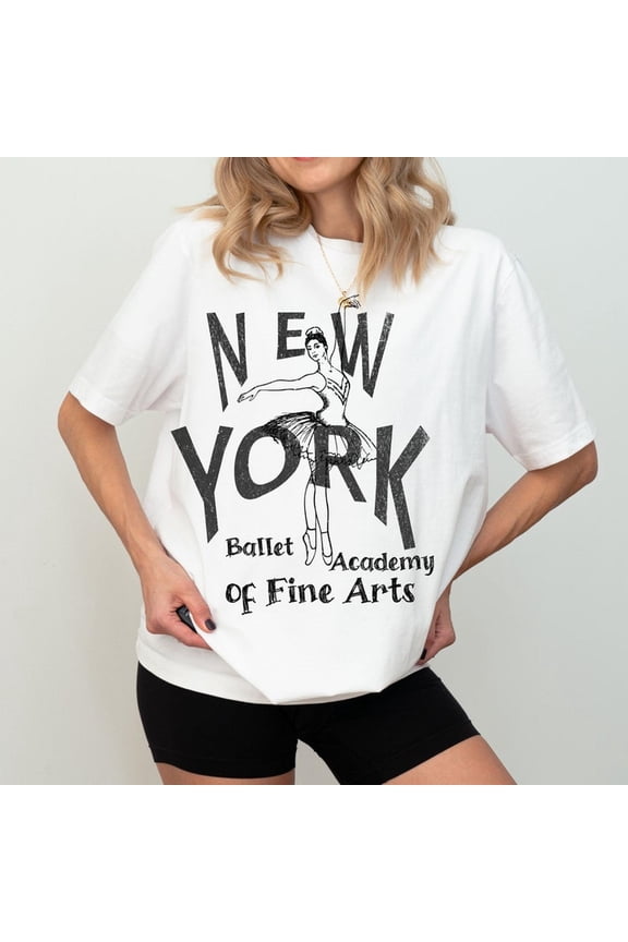 [Tshirt]Vintage inspired ballerina tee, retro ballet dancer graphic tee, t-rendy balletcore T-shirt, ballet dancer gift, pointe dancer tee, new York