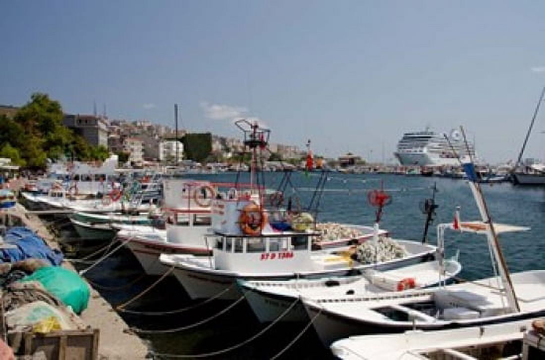 Turkey Paphlagonia Sinop Black Sea port Canvas Art - Cindy Miller Hopkins DanitaDelimont (25 x 17)