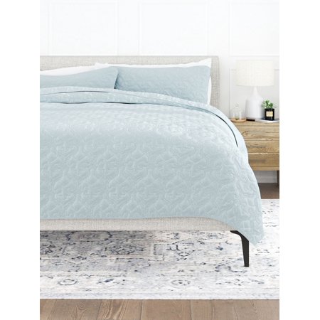 Lightweight Wrinkle Resistant Quilt Sets in Pale Blue Damask for Twin/Twin-XL Size Bedding by Comfort Canopy