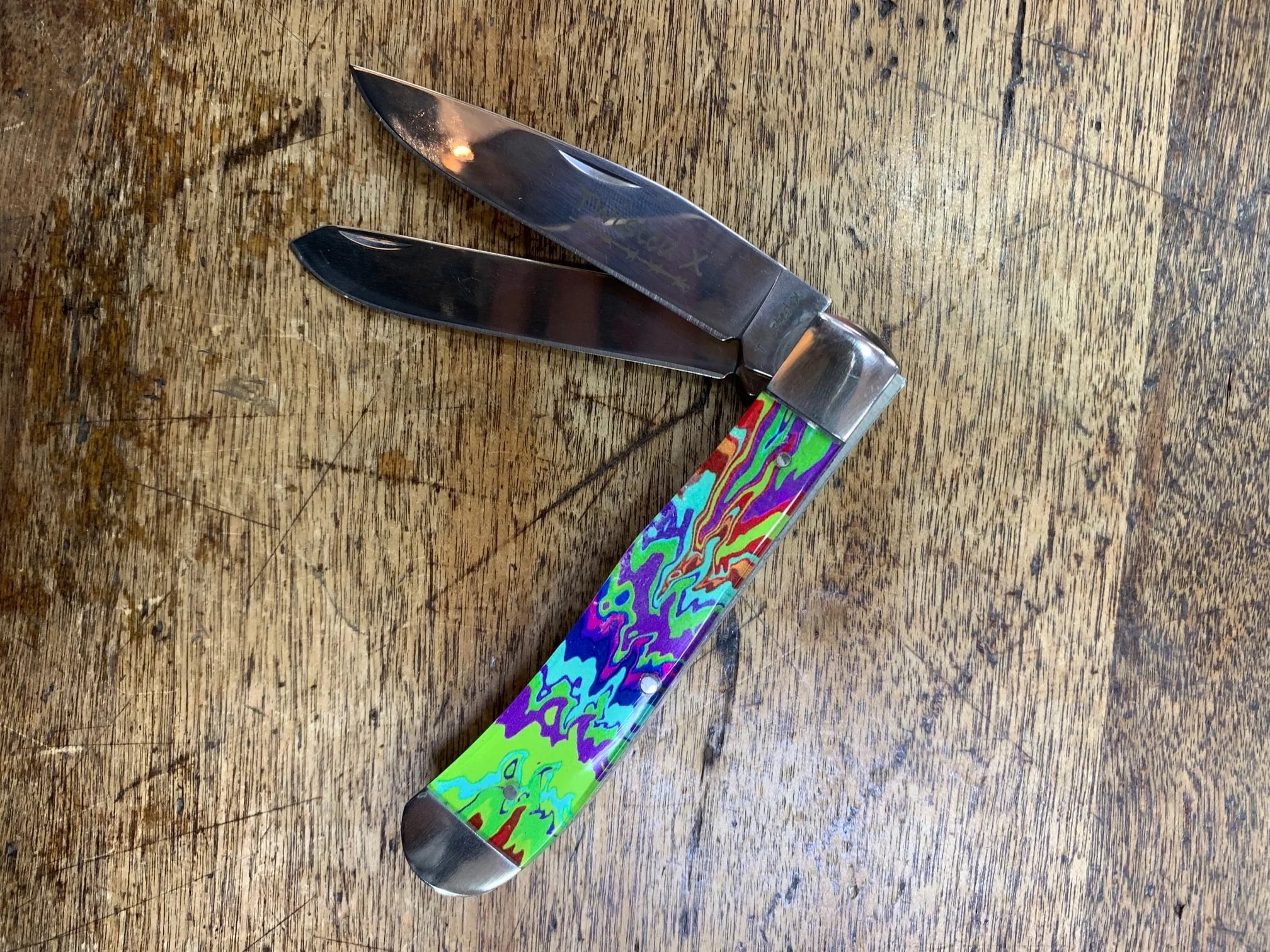 Twisted X Knife, 3 1/4" Stainless Steel Double Blade, Tie Dyed Handle