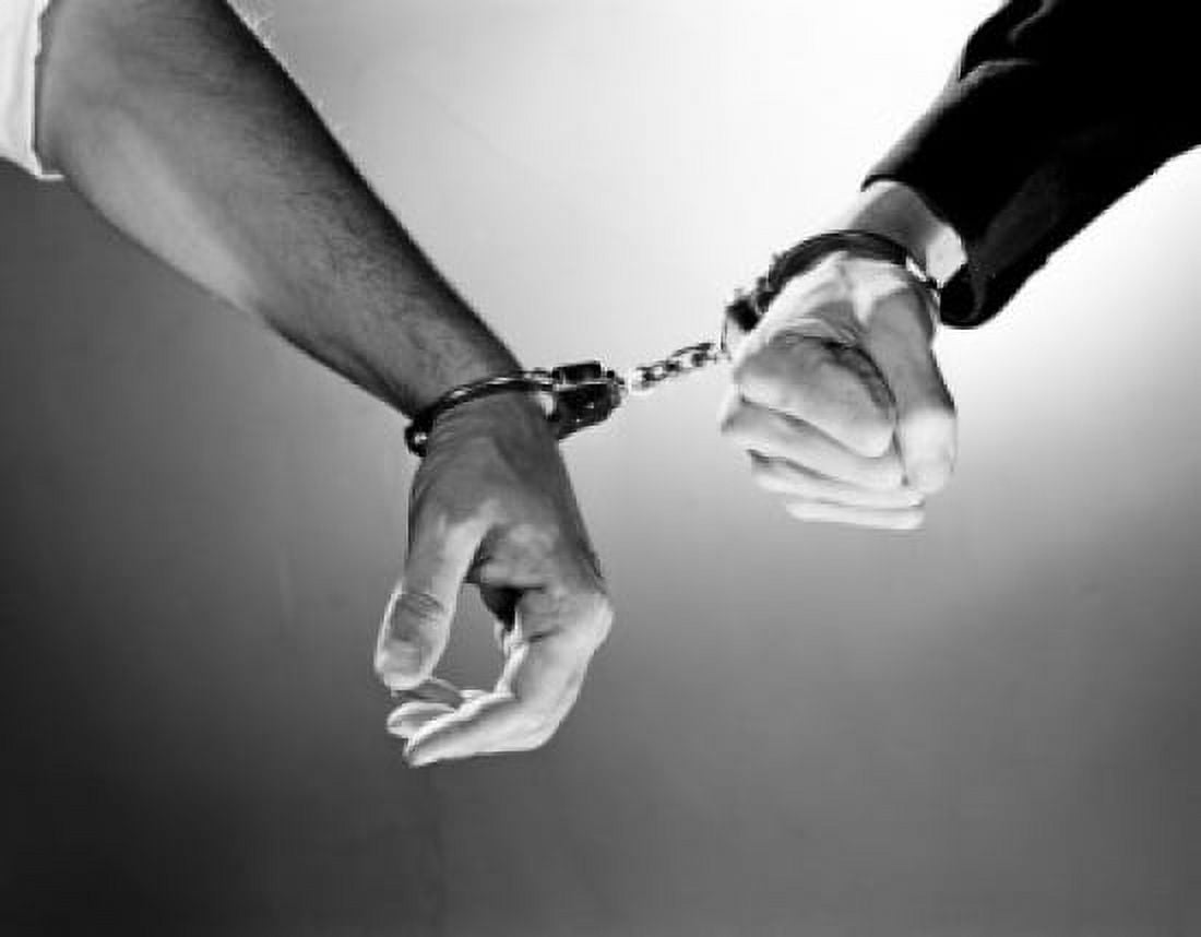 Two people handcuffed together Canvas Art - (24 x 36)