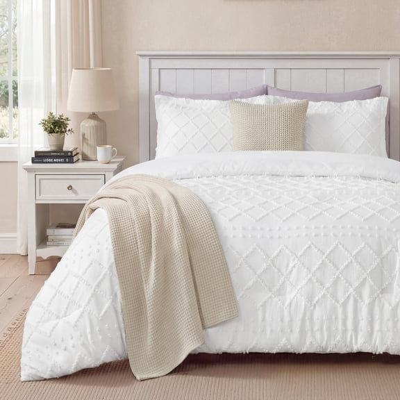 U by Bedsure Queen Comforter Set , Boho Tufted Shabby Chic White Bedding Comforter Set, 3 Pieces Vintage Farmhouse Bed Set for All Seasons, Fluffy Soft Bedding Set with 2 Pillow Shams