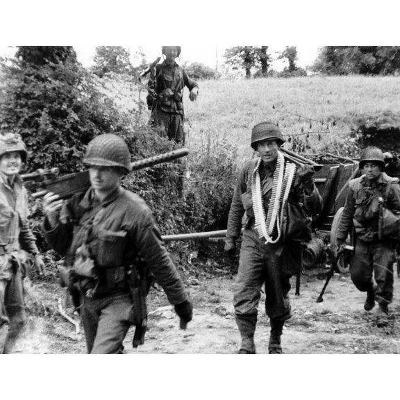 U.S. Infantry Machine Gun Platoon Moving Inland From Utah Beach On June 6 History (24 x 18)