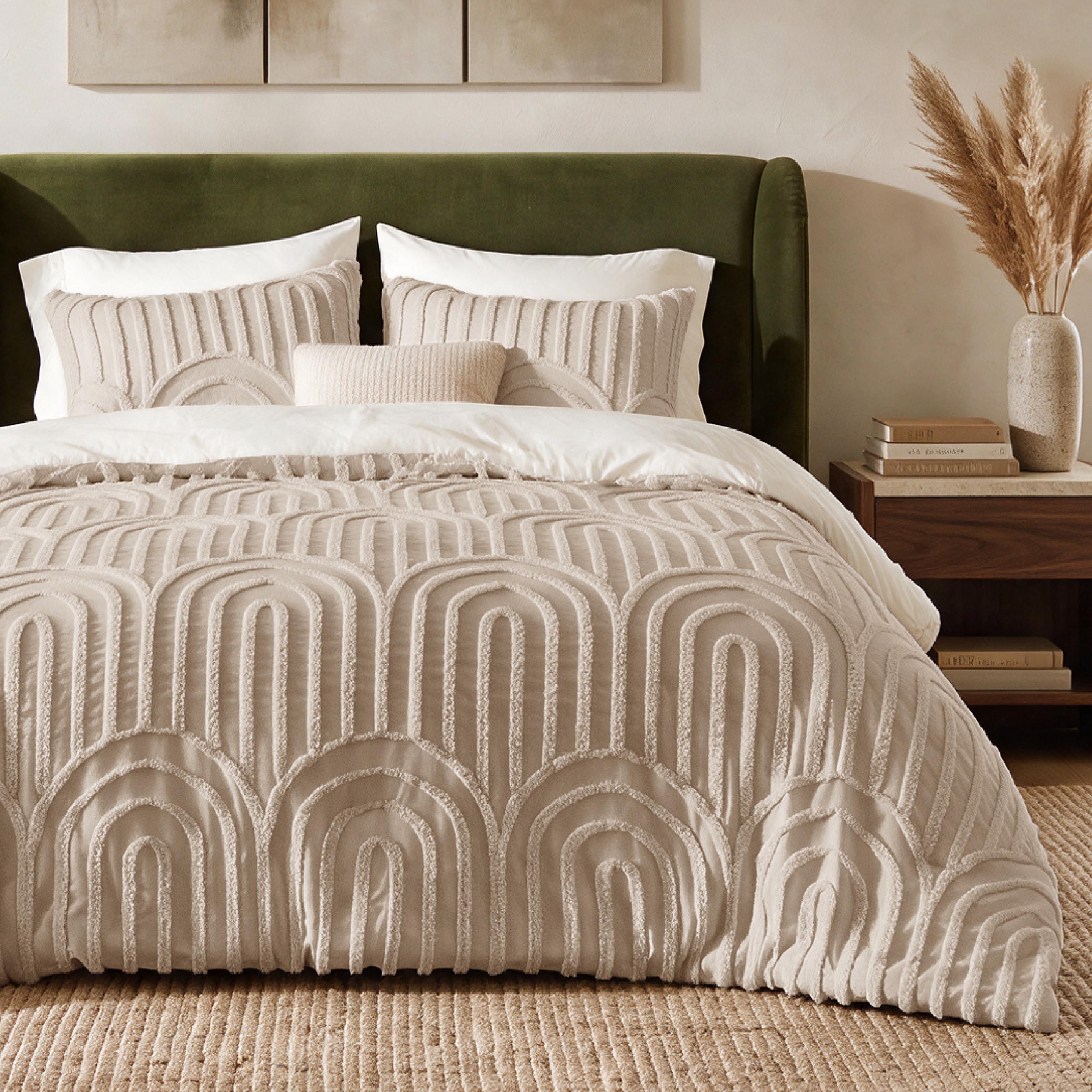U By Bedsure Boho Tufted Khaki Comforter Set Queen Size 3 Pieces Farmhouse Arch Pattern Bedding 1 Comforter 2 Pillow Shams 90x90 Inches: What to Know Before You Buy