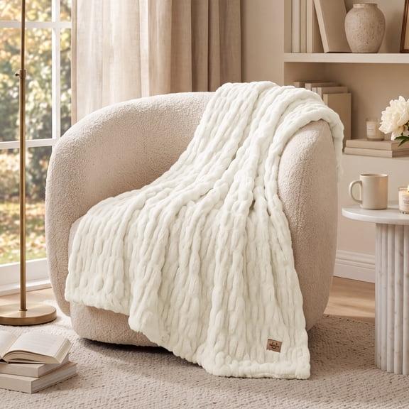 U by Bedsure Faux Fur Throw Blanket, Double-Sided 500GSM, Warm Soft Cozy, Machine Washable, 50x60 Winter Blanket, White