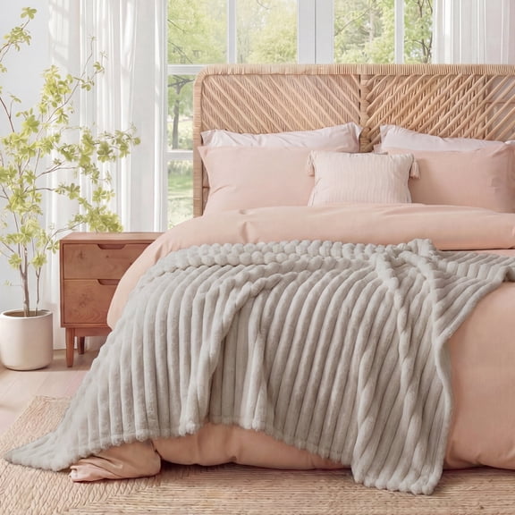 U by Bedsure GentleSoft Beige Throw Blanket for Couch - Cozy Soft Fleece Blankets for Women, Plush Fuzzy Throws for Girls, Birthday Gifts for Women Men Her Him, Room Home Decor, 50x60 Inches