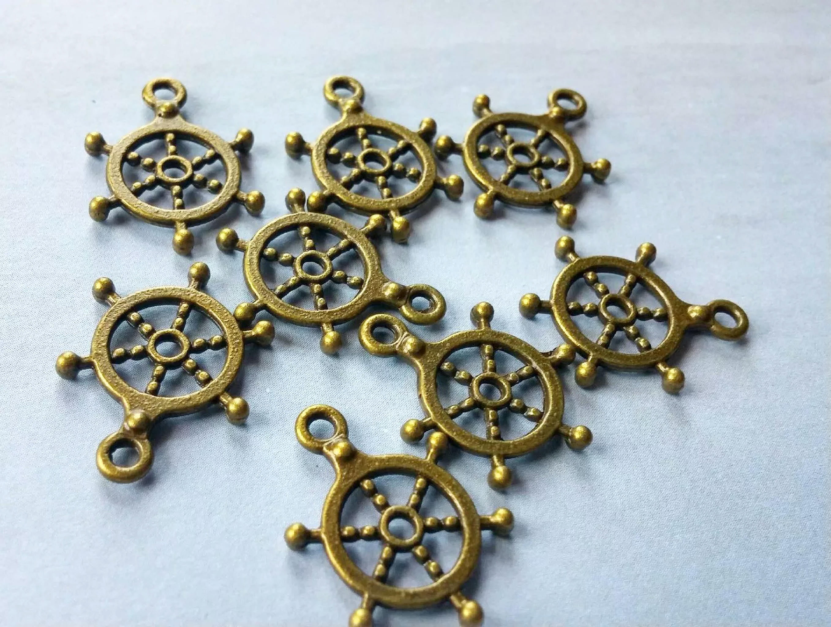 U8MO 10 Ship Wheel Charms Antiqued Bronze Helm Charms Nautical CAPTAIN OF MY SOUL