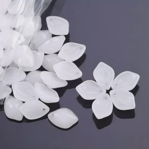 U8MO 10pcs 13x9mm Flora Petal Shape Lampwork Crystal Glass Loose Pendants Beads-22# Jade White