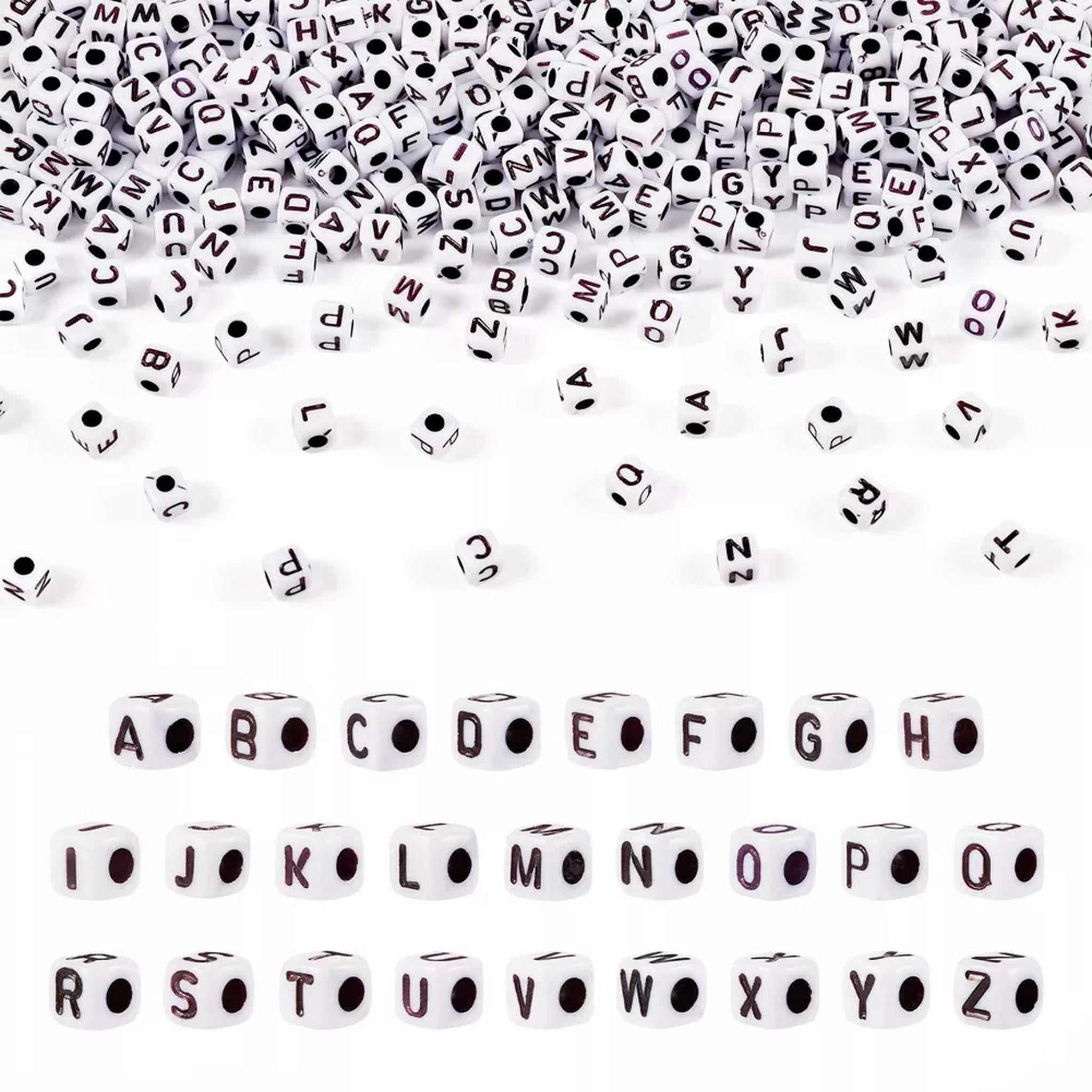 U8MO 1300Pcs Letter A~Z Cube with Black Alphabet White Opaque Acrylic Beads 4~5mm