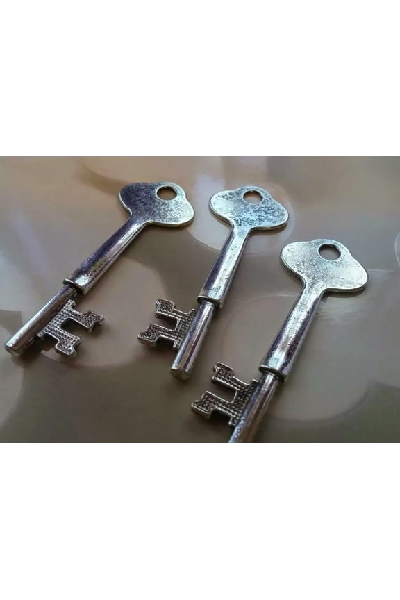 2 Skeleton Key Pendants Stamping Blanks Antiqued Silver 64mm Large Steampunk
