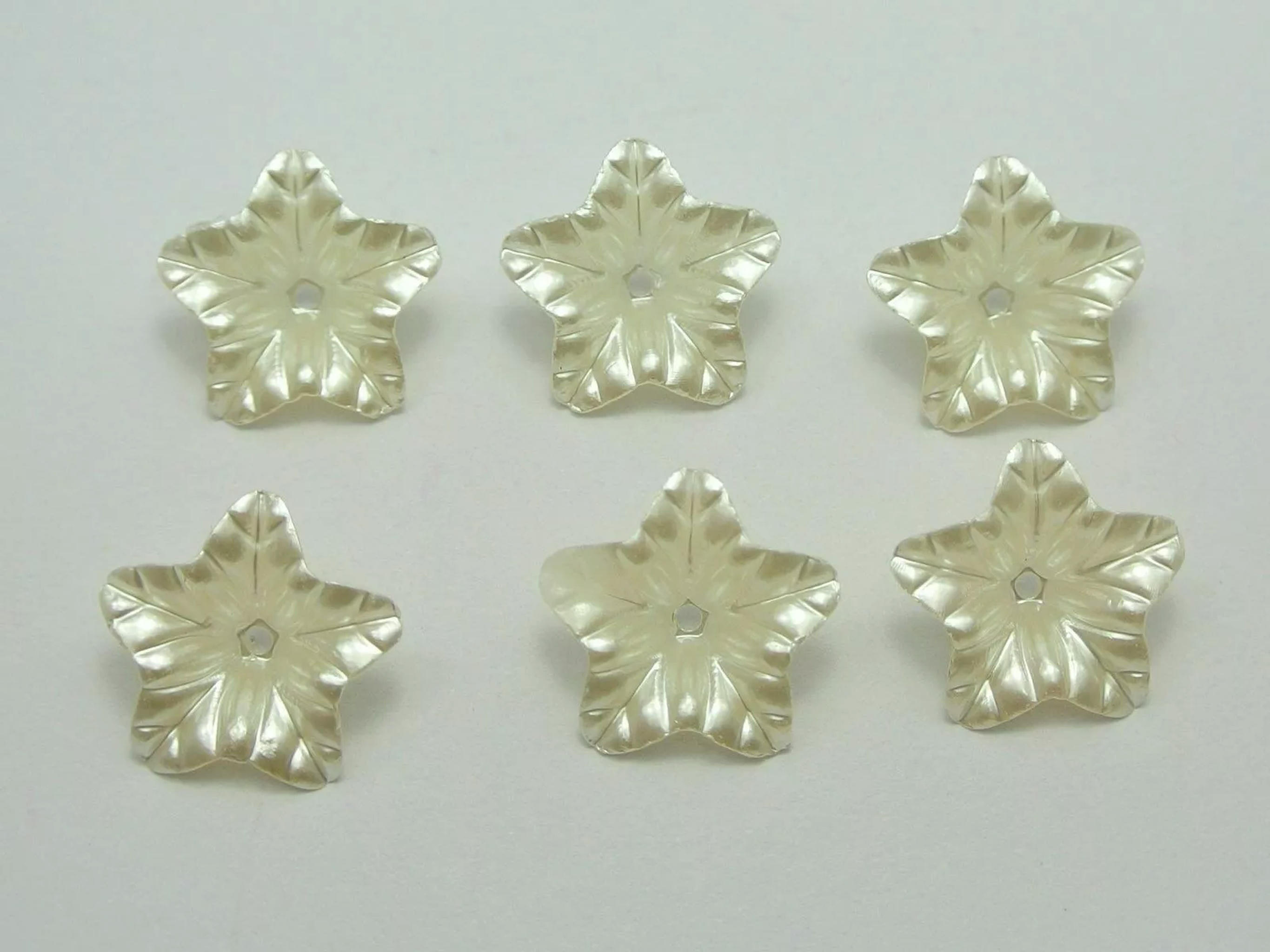 U8MO 500 Ivory Acrylic Pearl Bead Cap Bellflower Bell Flower Beads 16mm Wholesales