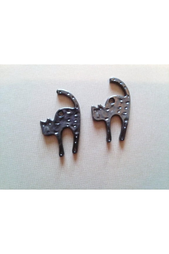 6 Black Cat Charms Gunmetal Pendants Halloween Kitty Findings