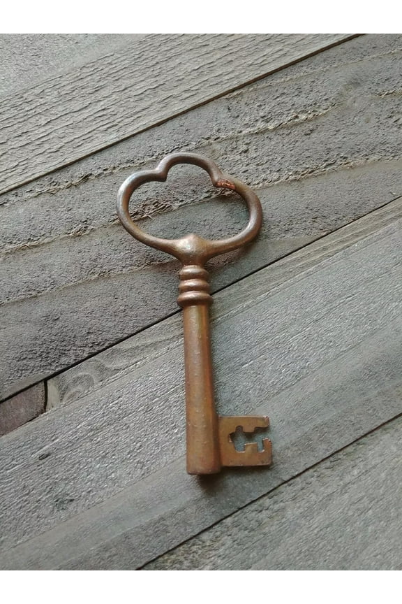 Large Skeleton Key Steampunk Antiqued Copper Cast Iron Pendant Decor 3.5 Inch