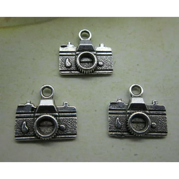 U8MO Wholesale 10/30/60X retro camera model alloy charms pendants 14x15mm-ancient silver-100pcs