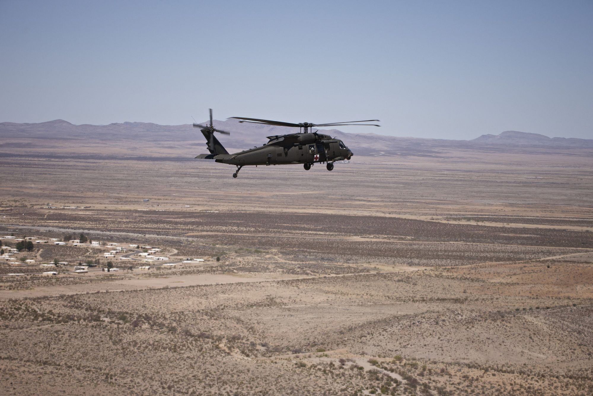 UH-60 Black Hawk en route to New Mexico durin Exercise Angel Thunder Canvas Art - Terry MooreStocktrek Images (34 x 23)