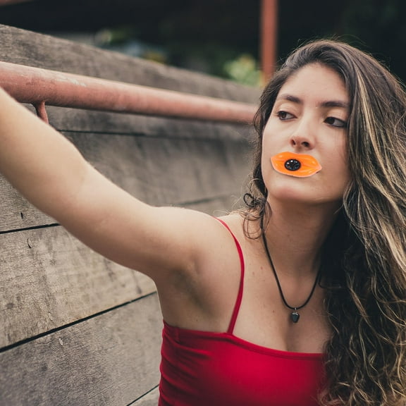 ULTNICE 24Pcs Whistle Toy Assorted Color Plastic Party Accessories Voice Rhythm Discrimination