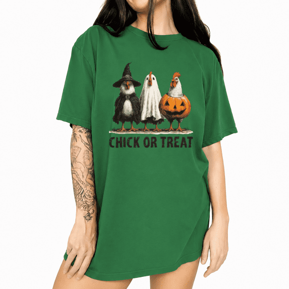 UNISHE CHICK OR TREAT Halloween Chicken Graphic Tee Short Sleeve Crewneck