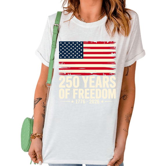 UNISHE Women's 250th Anniversary USA Distressed Flag Graphic White Short Sleeve T-Shirt Casual Crewneck Patriotic Tee