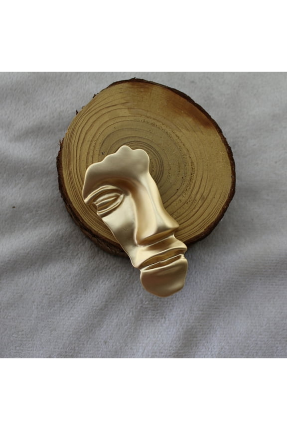 UNOMOR 1Pc Simple Brooch Golden Alloy Flower Design Aesthetic Pin for Anniversaries